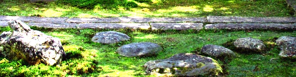 アプローチ、飛び石、園路、ヤマ造園（ヤマゾウエン）は心の和むガーデンライフを提供します。